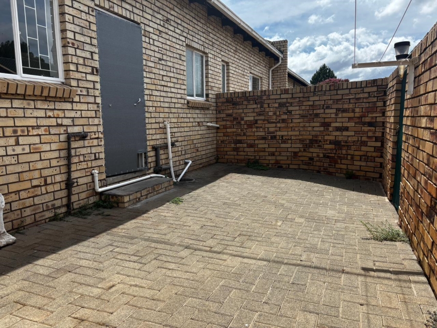 2 Bedroom Property for Sale in Aliwal North Eastern Cape